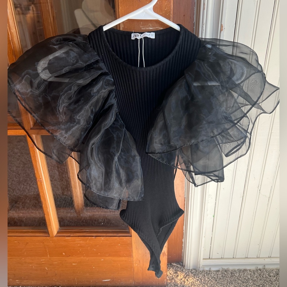 Zara Black Ribbed Top